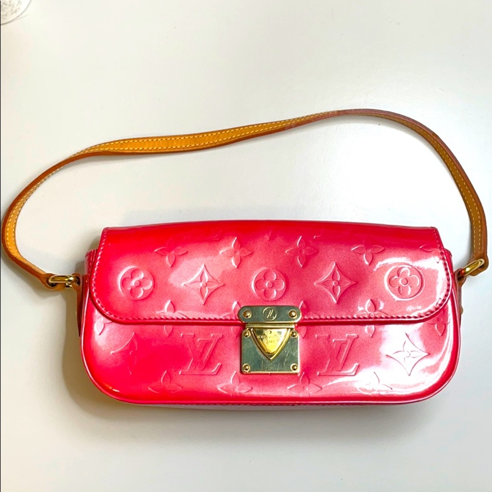 LOUIS VUITTON Monogram Vernis Malibu Street cluth